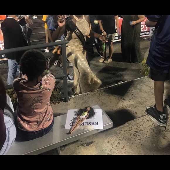 All gold sequins dress - Picture 3 of 4